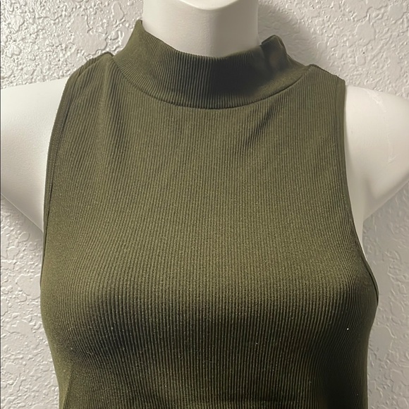Bozzolo Olive Green Sleeveless Bodysuit - Picture 4 of 8